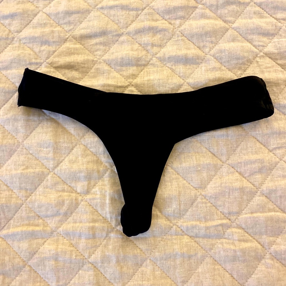 VS Thong bikini